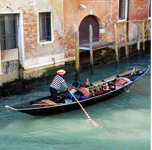 7 Weekend Trips That Justify Basing Yourself in Spain, New Zealand, or Italy in 2026